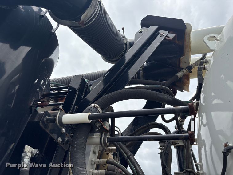 image for item YA4025 2018 International 7600 sewer jetter truck