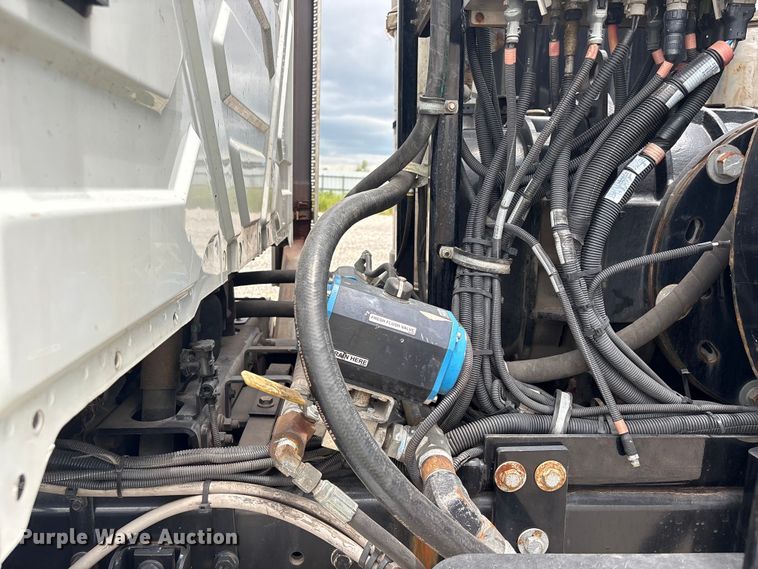 image for item YA4025 2018 International 7600 sewer jetter truck