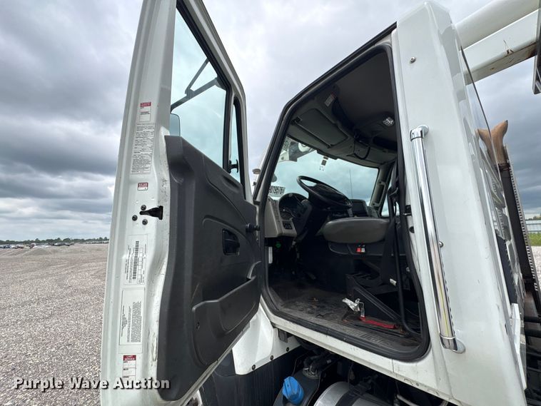 image for item YA4025 2018 International 7600 sewer jetter truck