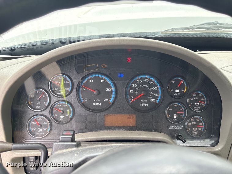 image for item YA4025 2018 International 7600 sewer jetter truck