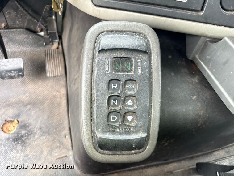 image for item YA4025 2018 International 7600 sewer jetter truck