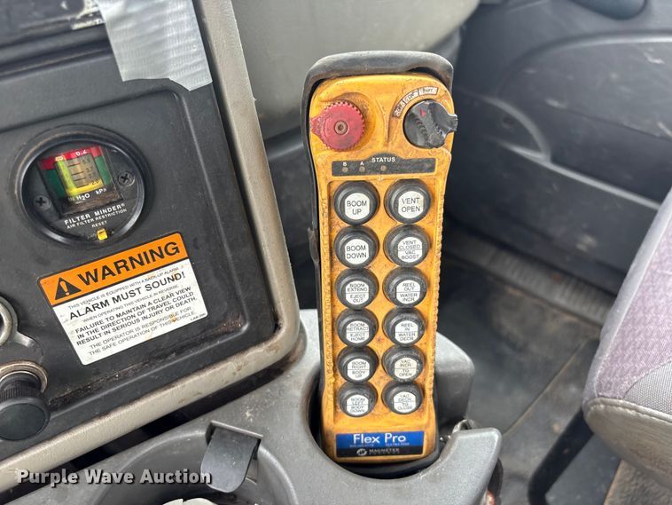 image for item YA4025 2018 International 7600 sewer jetter truck