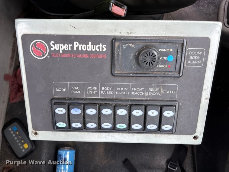 image for item YA4025 2018 International 7600 sewer jetter truck