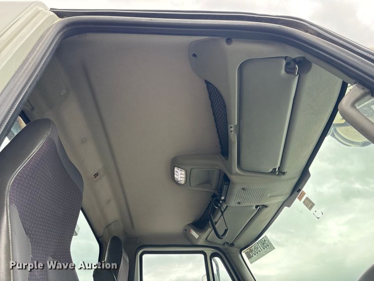 image for item YA4025 2018 International 7600 sewer jetter truck
