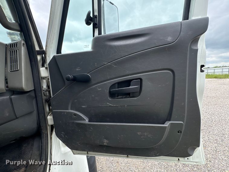 image for item YA4025 2018 International 7600 sewer jetter truck