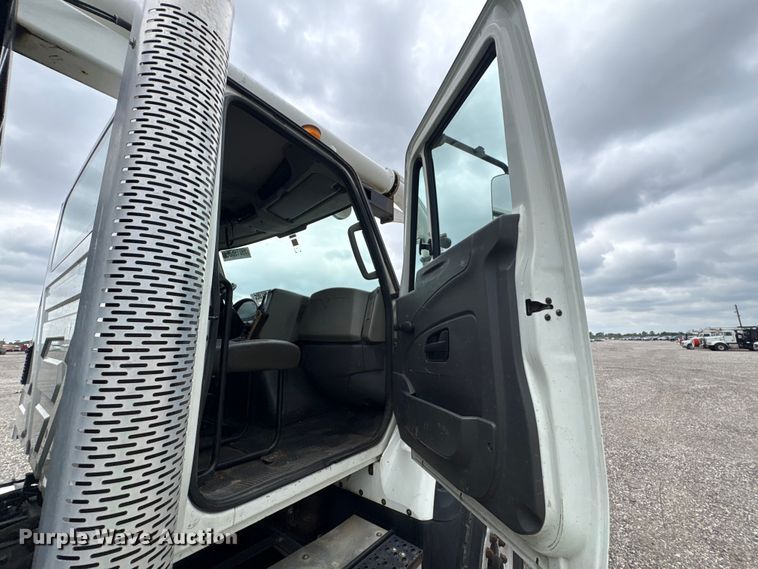 image for item YA4025 2018 International 7600 sewer jetter truck