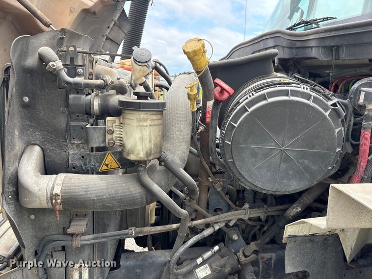 image for item YA4025 2018 International 7600 sewer jetter truck