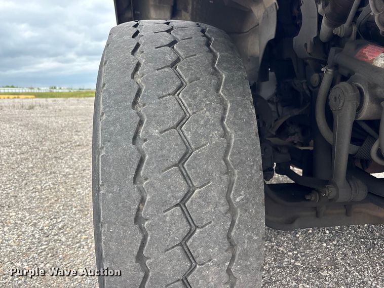 image for item YA4025 2018 International 7600 sewer jetter truck