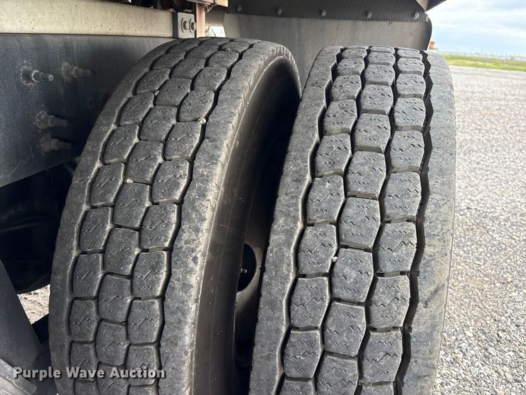 image for item YA4025 2018 International 7600 sewer jetter truck