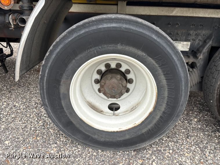image for item YA4025 2018 International 7600 sewer jetter truck
