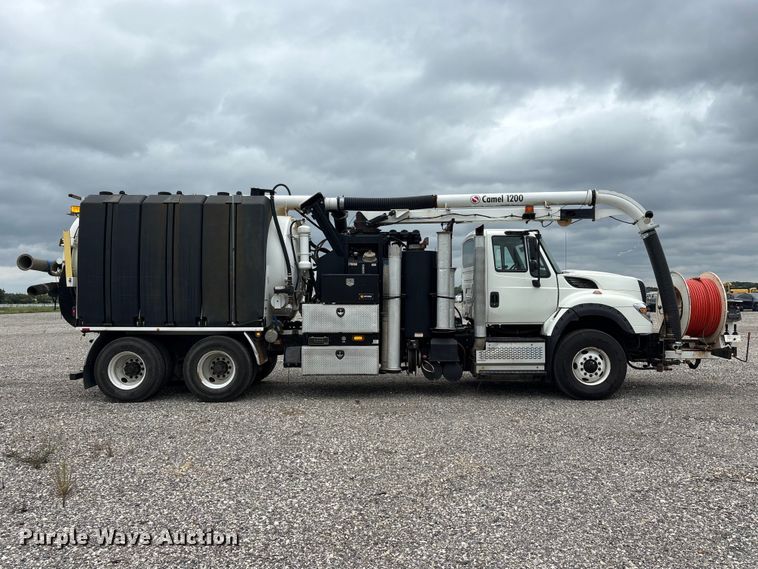 image for item YA4026 2017 International 7600 sewer jetter truck