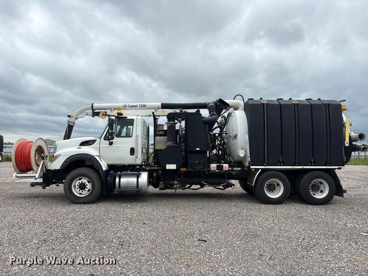 image for item YA4026 2017 International 7600 sewer jetter truck