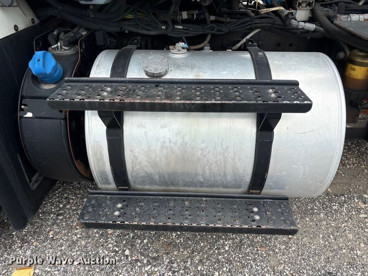 image for item YA4026 2017 International 7600 sewer jetter truck