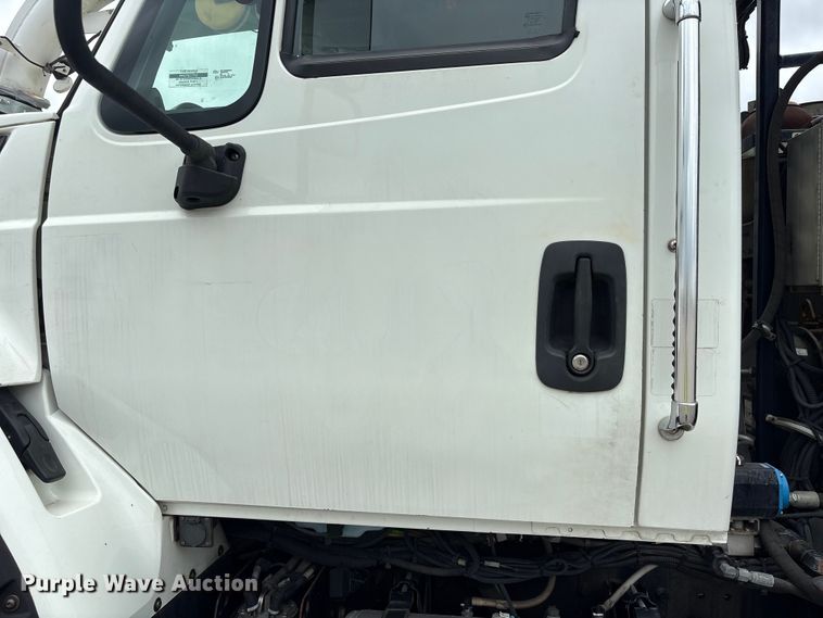 image for item YA4026 2017 International 7600 sewer jetter truck