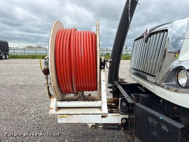 image for item YA4026 2017 International 7600 sewer jetter truck