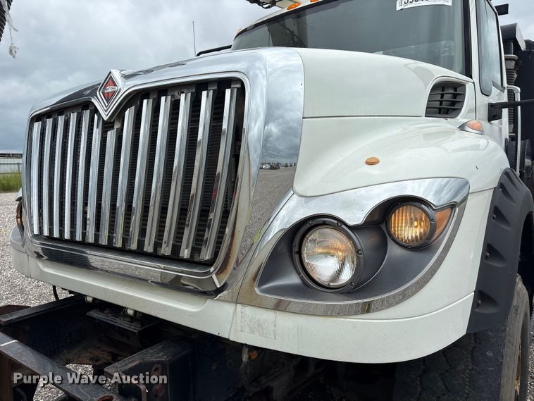 image for item YA4026 2017 International 7600 sewer jetter truck