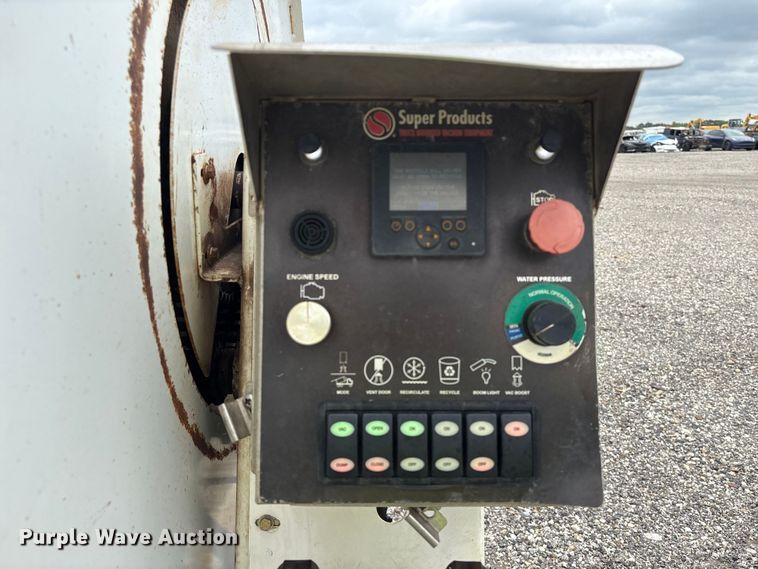 image for item YA4026 2017 International 7600 sewer jetter truck