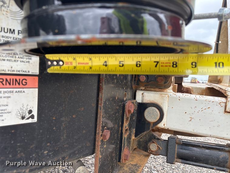 image for item YA4026 2017 International 7600 sewer jetter truck