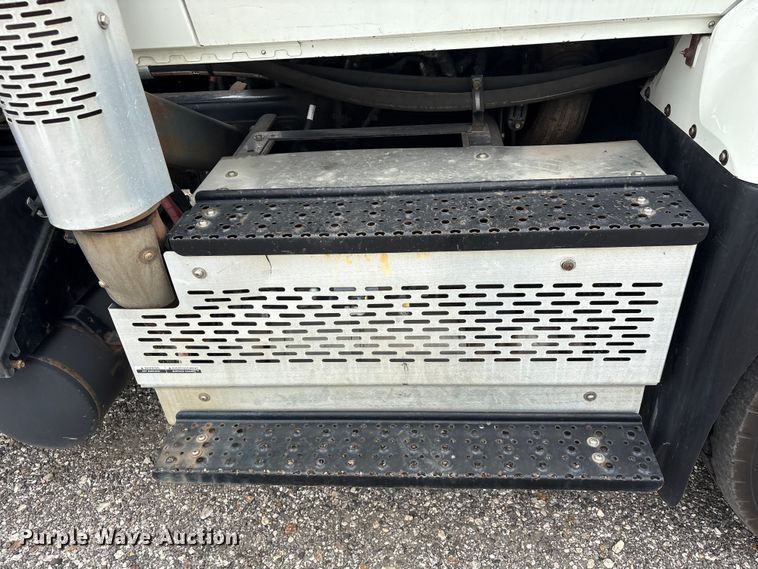 image for item YA4026 2017 International 7600 sewer jetter truck