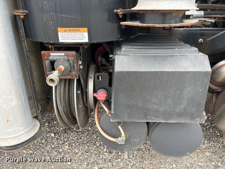 image for item YA4026 2017 International 7600 sewer jetter truck