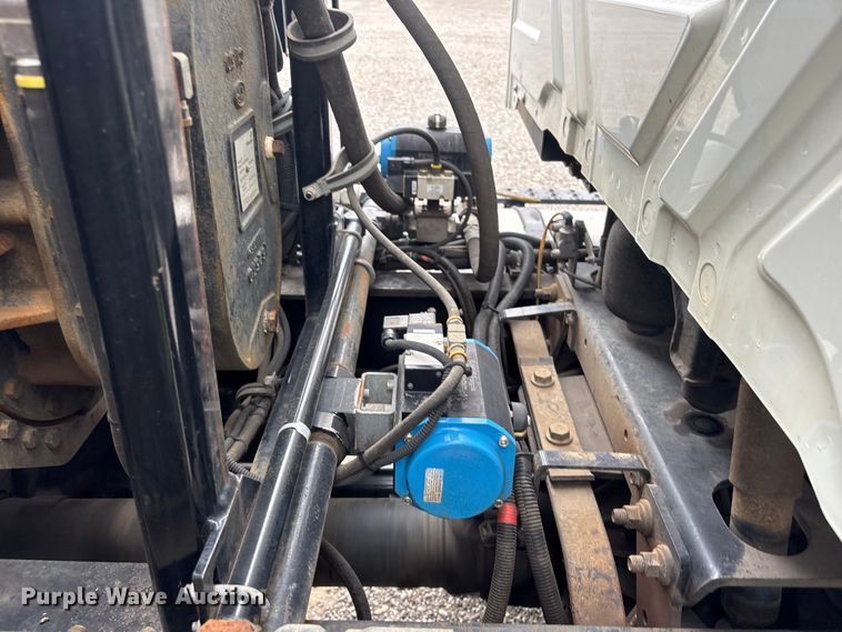 image for item YA4026 2017 International 7600 sewer jetter truck