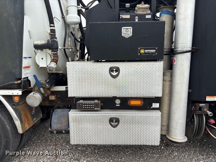 image for item YA4026 2017 International 7600 sewer jetter truck