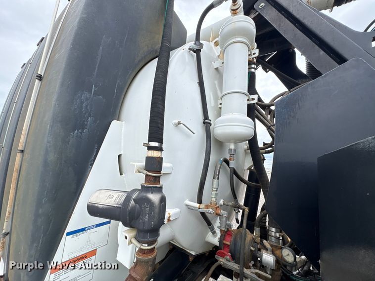 image for item YA4026 2017 International 7600 sewer jetter truck