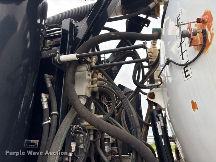 image for item YA4026 2017 International 7600 sewer jetter truck