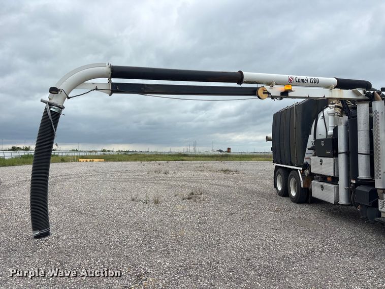 image for item YA4026 2017 International 7600 sewer jetter truck