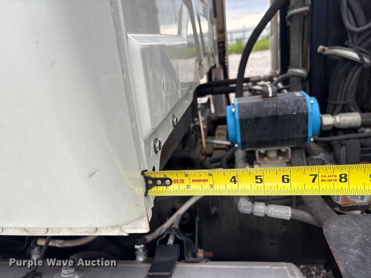 image for item YA4026 2017 International 7600 sewer jetter truck