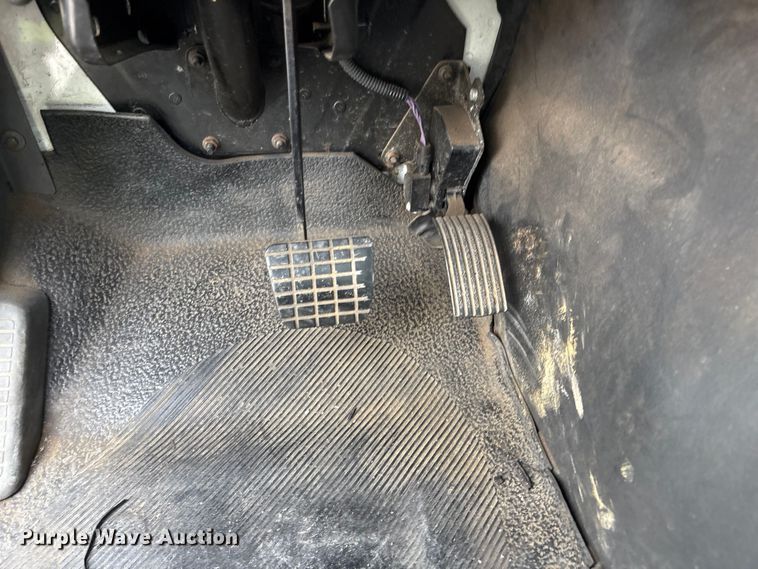 image for item YA4026 2017 International 7600 sewer jetter truck