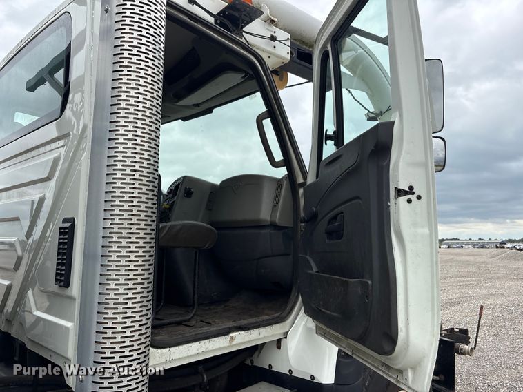 image for item YA4026 2017 International 7600 sewer jetter truck