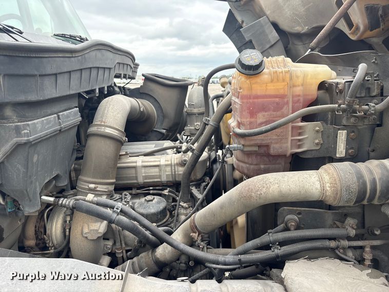 image for item YA4026 2017 International 7600 sewer jetter truck