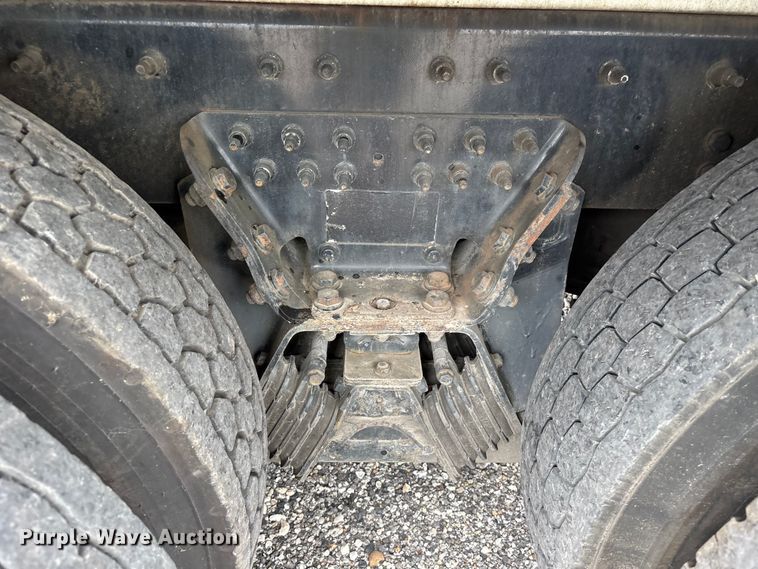 image for item YA4026 2017 International 7600 sewer jetter truck