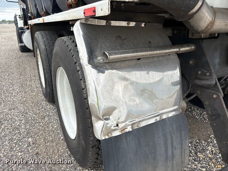image for item YA4026 2017 International 7600 sewer jetter truck