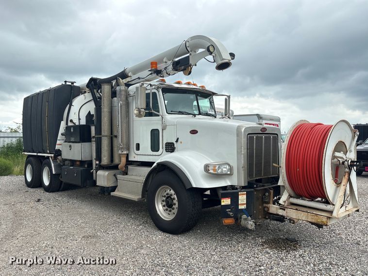 image for item YA4027 2016 Peterbilt 365 sewer jetter truck