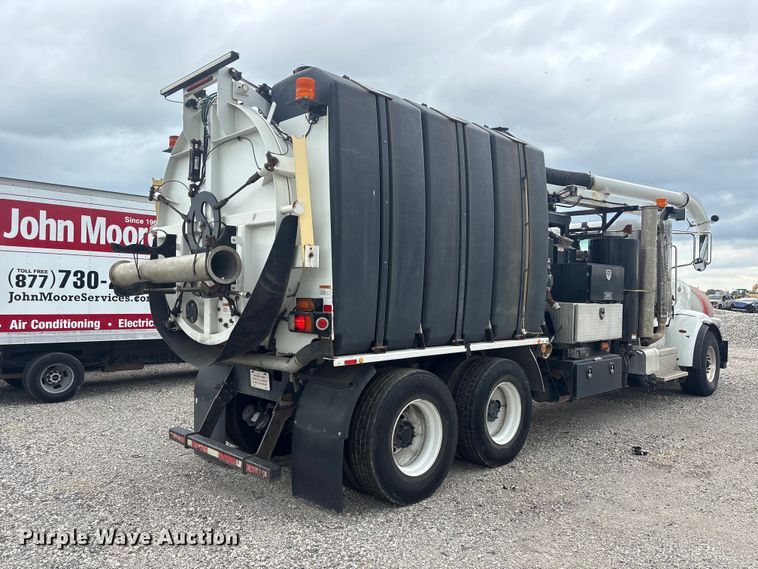 image for item YA4027 2016 Peterbilt 365 sewer jetter truck