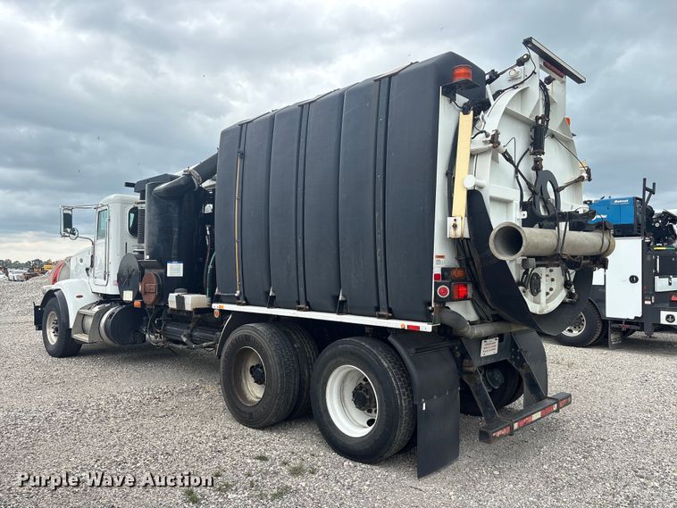 image for item YA4027 2016 Peterbilt 365 sewer jetter truck
