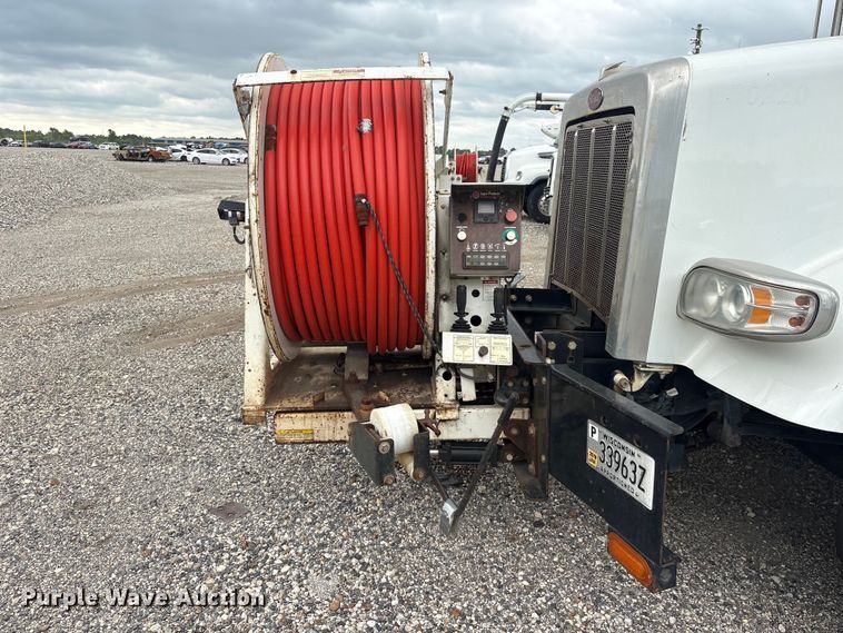 image for item YA4027 2016 Peterbilt 365 sewer jetter truck