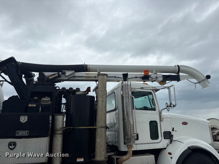 image for item YA4027 2016 Peterbilt 365 sewer jetter truck