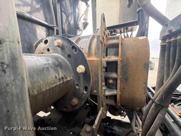 image for item YA4027 2016 Peterbilt 365 sewer jetter truck