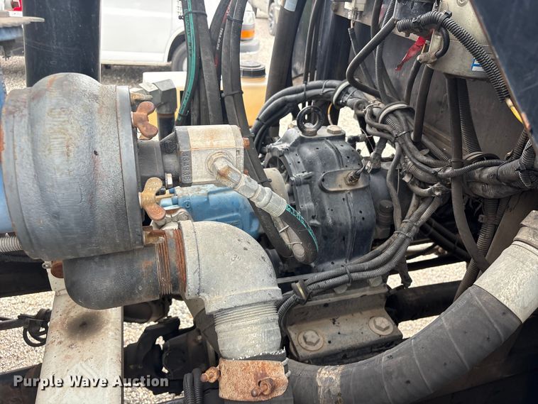 image for item YA4027 2016 Peterbilt 365 sewer jetter truck