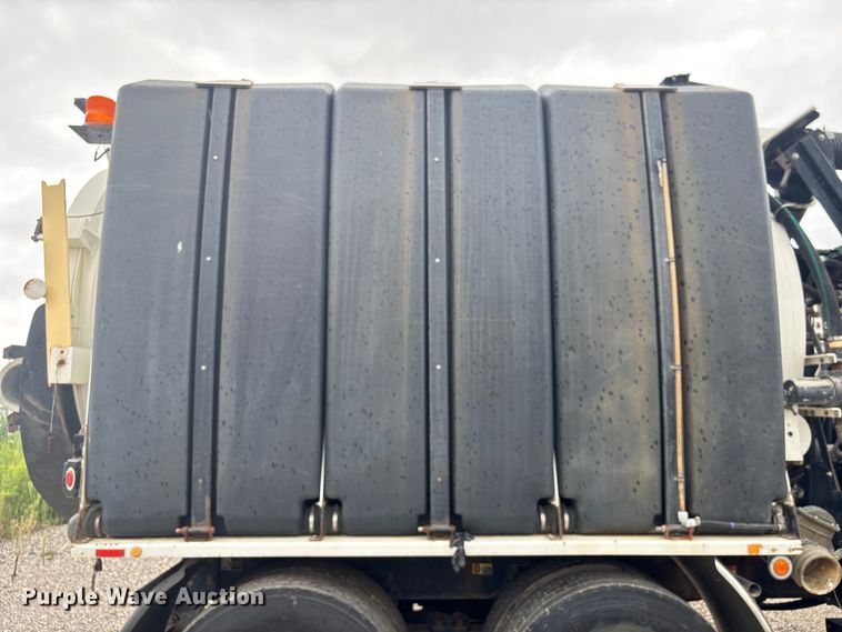 image for item YA4027 2016 Peterbilt 365 sewer jetter truck