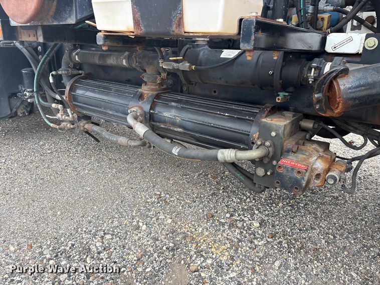 image for item YA4027 2016 Peterbilt 365 sewer jetter truck