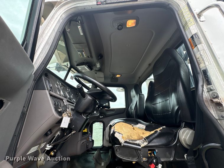 image for item YA4027 2016 Peterbilt 365 sewer jetter truck