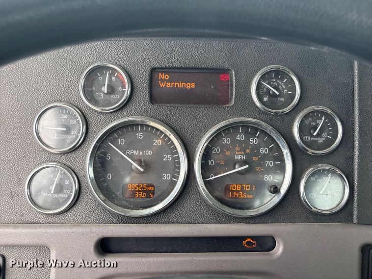 image for item YA4027 2016 Peterbilt 365 sewer jetter truck