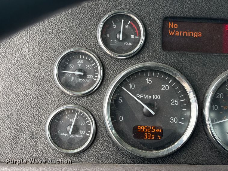 image for item YA4027 2016 Peterbilt 365 sewer jetter truck