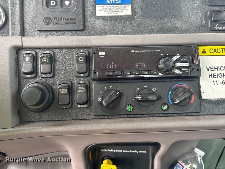 image for item YA4027 2016 Peterbilt 365 sewer jetter truck
