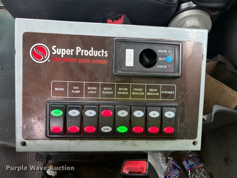 image for item YA4027 2016 Peterbilt 365 sewer jetter truck