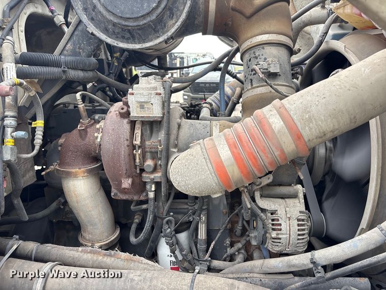 image for item YA4027 2016 Peterbilt 365 sewer jetter truck